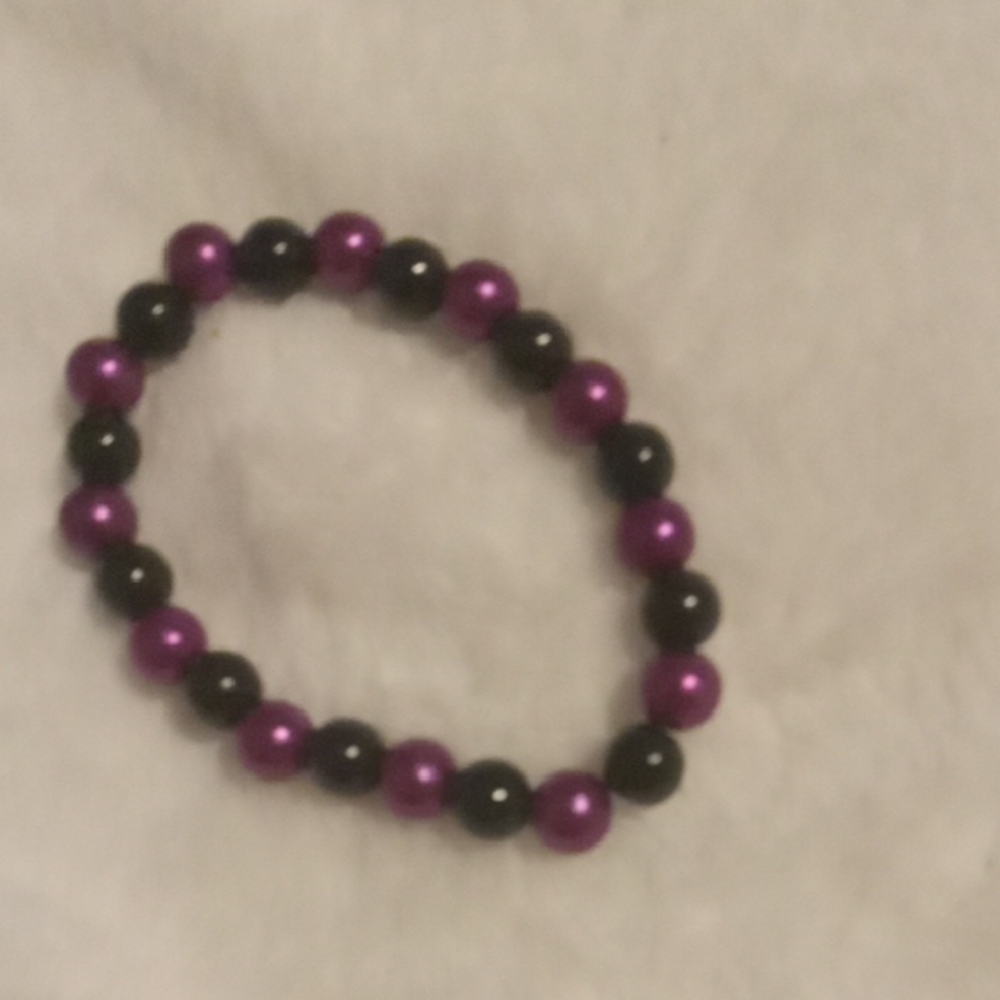 Elegant Black and Purple Beaded Bracelet